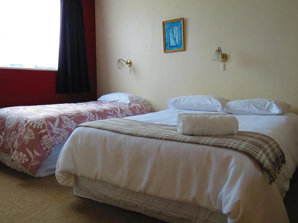 Opunake Motel And Backpackers Lodge エクステリア 写真
